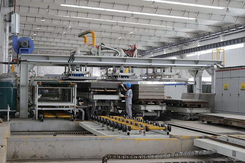 企业生产忙 经济稳向好 集装箱运输彰显经济活力